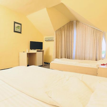 Hotel Corola Nagyvárad Kültér fotó