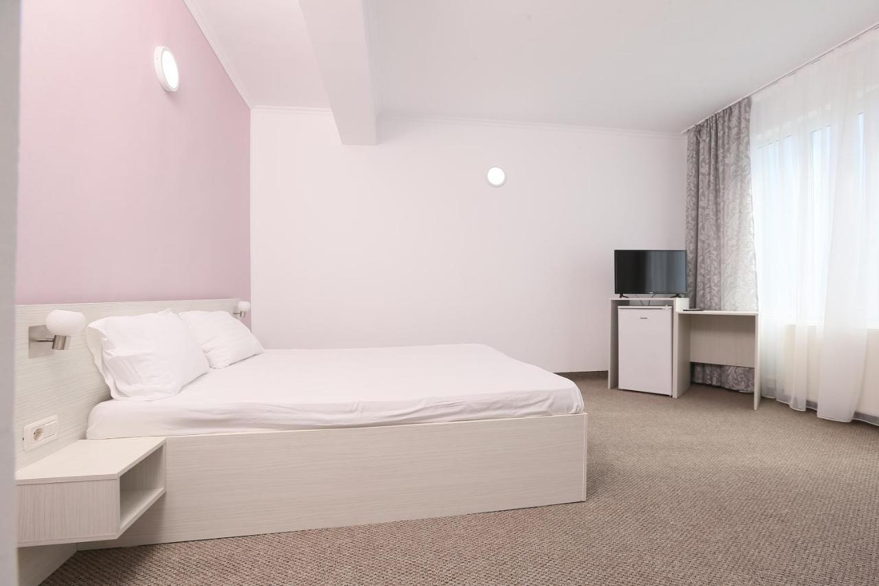 Hotel Corola Nagyvárad Kültér fotó