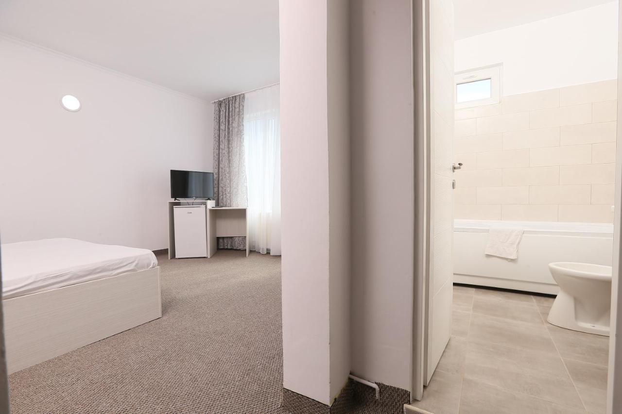 Hotel Corola Nagyvárad Kültér fotó