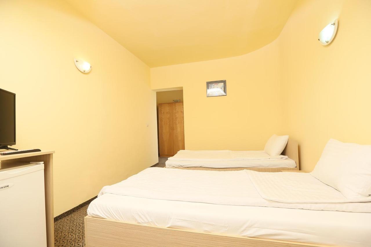 Hotel Corola Nagyvárad Kültér fotó