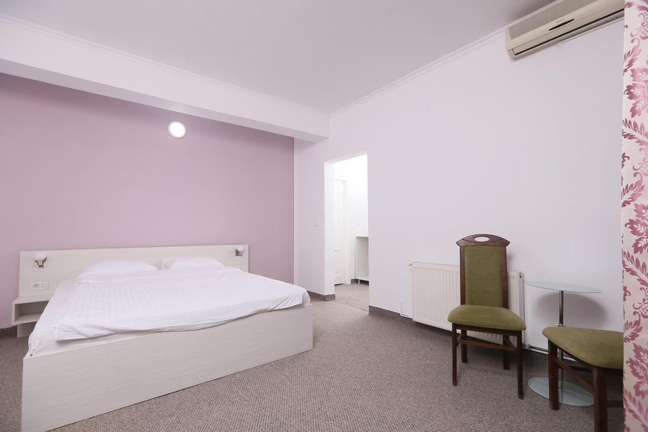 Hotel Corola Nagyvárad Kültér fotó