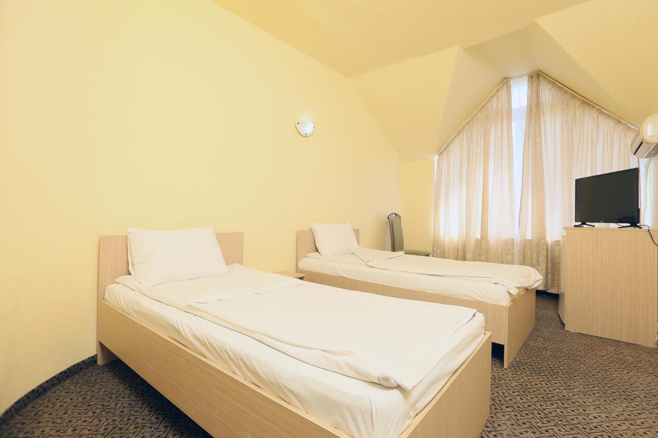 Hotel Corola Nagyvárad Kültér fotó