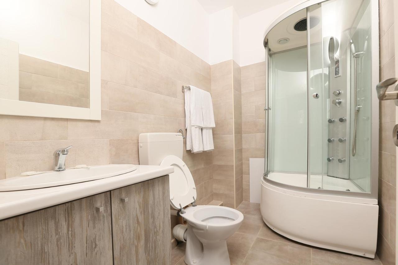 Hotel Corola Nagyvárad Kültér fotó