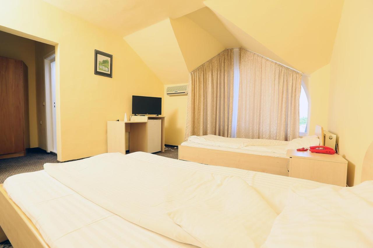 Hotel Corola Nagyvárad Kültér fotó
